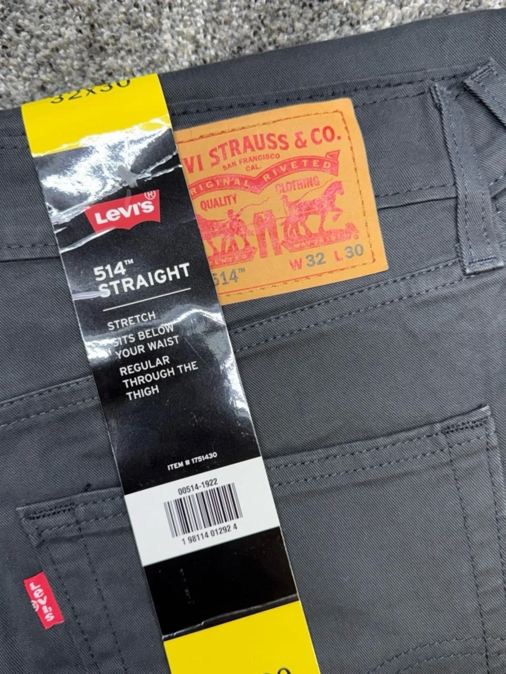 Levi's 514 Straight Men's Jeans in Charcoal